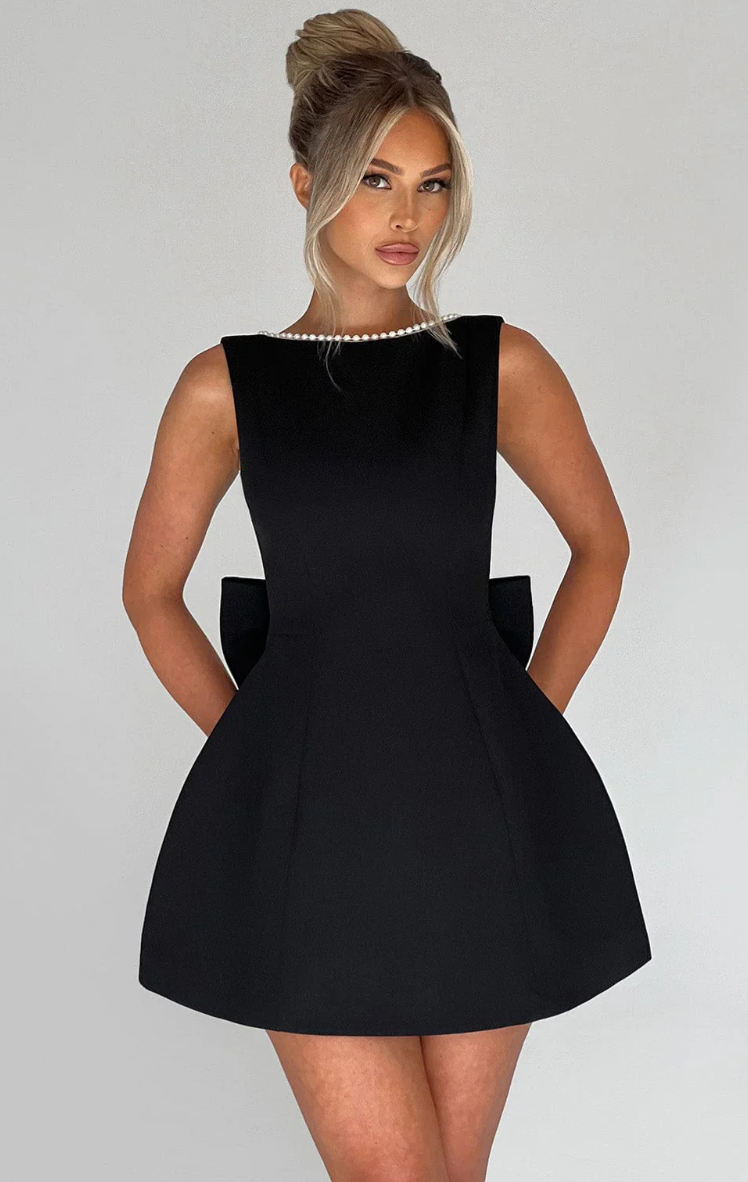 Flake black dress